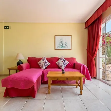 Apartamento With Shared Heated Pool