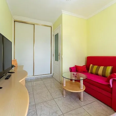 Apartamento With Shared Heated Pool *