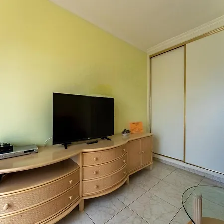 Apartamento With Shared Heated Pool *
