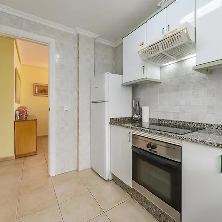 With Shared Heated Pool Apartamento